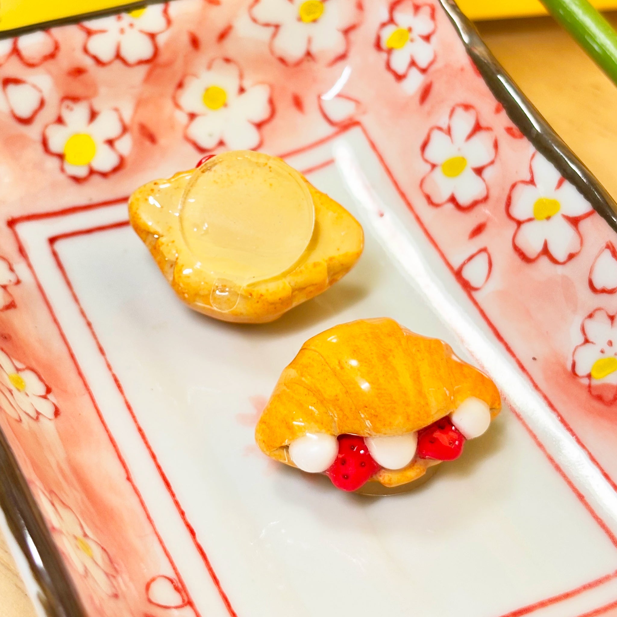 Croissant Phone Charm Hipper