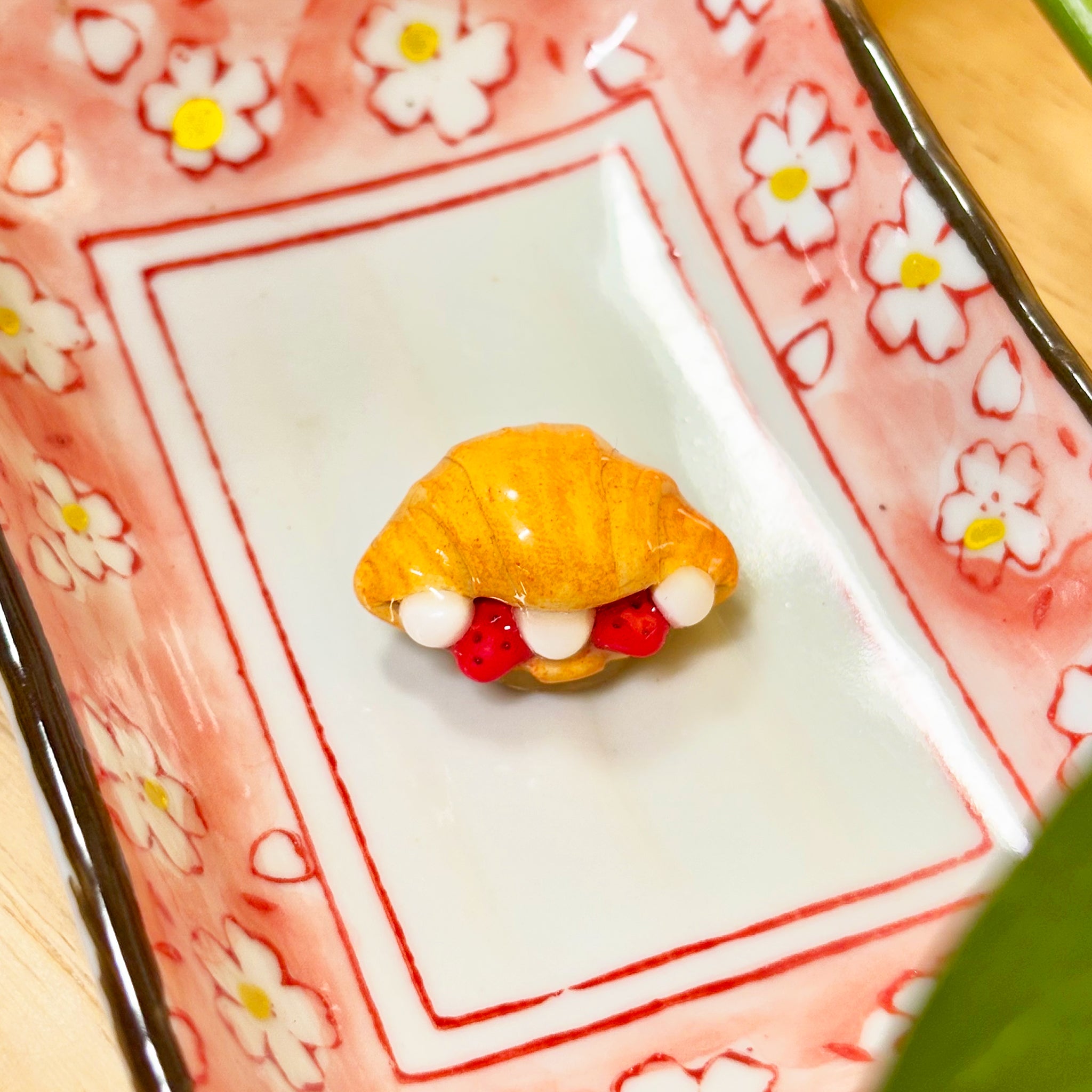 Croissant Phone Charm Hipper