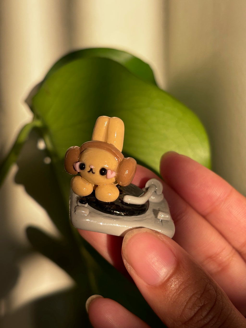 "Record Repeater" Turntable Bunny Desk Buddy