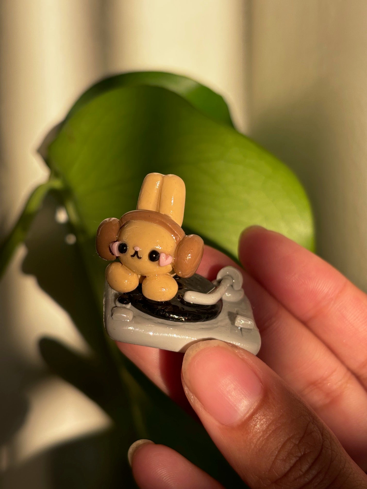 "Record Repeater" Turntable Bunny Desk Buddy